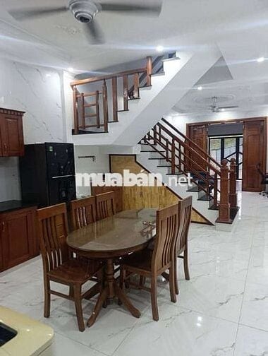 Cho thuê nhà 2 lầu 3PN full nội thất 10tr phường Uyên Hưng Tân Uyên