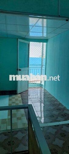 Cho thuê nhà nguyên căn lê văn lương 2 phòng ngủ 2wc có ban công