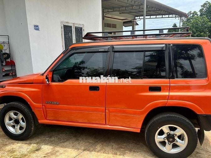 Suzuki Vitara JLX màu Cam