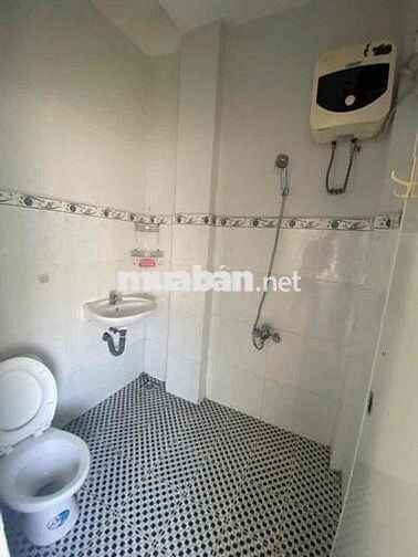 -Hết tháng 12 ni. Bên mình có dư 1 phòng. Kiệt ngũ hành sơn. . Có điều