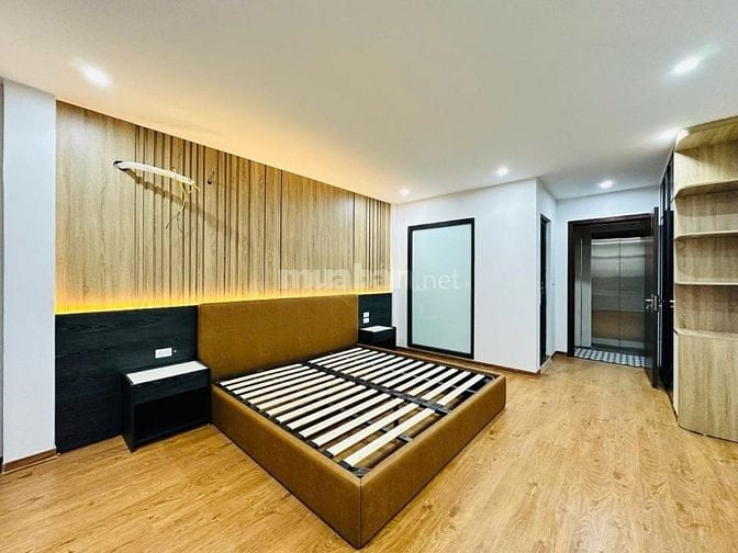 Chính chủ cần bán gấp căn nhà Phố Thái Hà - 36m x 6T - thang máy