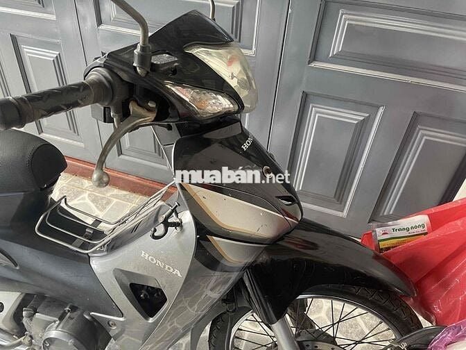 Xe zin từ a tới z chưa bổ máy xe ít đi .