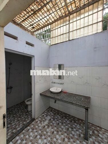 Cho thuê phòng ở trệt và cửa sổ thoáng đẹp, sạch sẽ chỉ 3t8