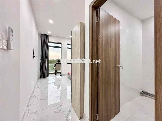 CHO THUÊ PHÒNG BAN CÔNG FULL NT GẦN SÂN GOLF TÂN SƠN,ĐH VĂN HIẾN,CHỢ