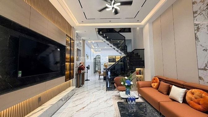 Bán Nhà Gấp ở Đào Duy Anh, P9, Q. Phú Nhuận . Giá 3tỷ520, 69m2, SHR