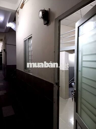 [Phòng trọ Bình Thạnh] Mình đang có 1 phòng trống giữa T12 có thể vào.