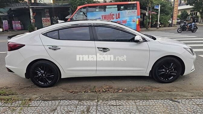 Hyundai Elantra 2019 1.6AT 70000 km