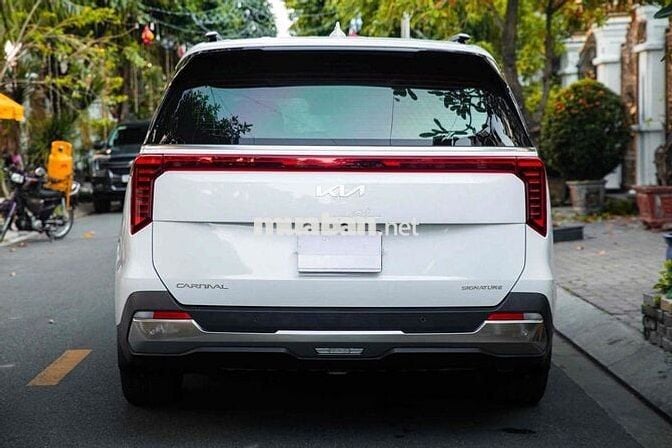 Kia Carnival Signature mẫu All New 2024 - 12000 km