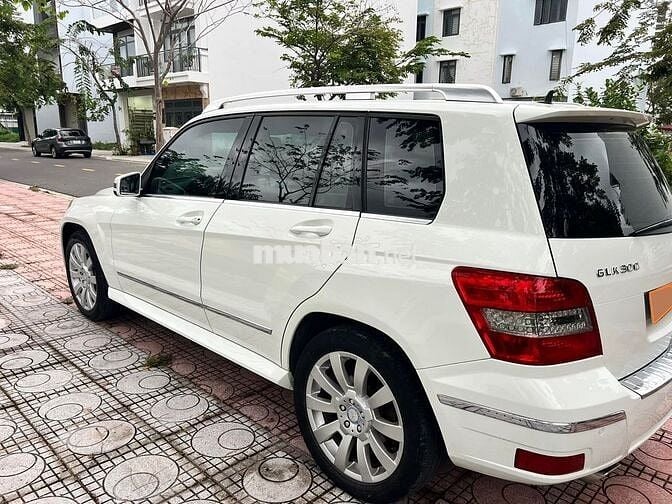 Mercedes GLK300 2010 Trắng 93000 km