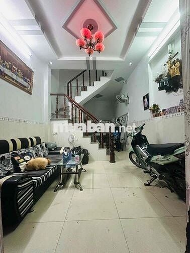 nhà 2 lầu đồng sở hữu mặt tiền vào 20 mét. hẻm 3 m rộng rãi thoải mái