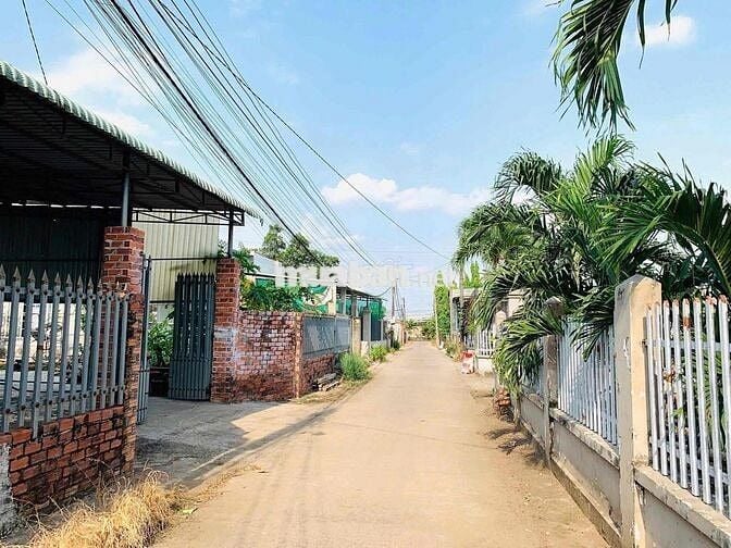 Chỉ 140tr sở hữu ngay nền đất thổ cư sổ riêng 150m2, sát QL1A Đồng Nai