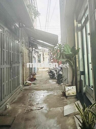 nhà 2 lầu đồng sở hữu mặt tiền vào 20 mét. hẻm 3 m rộng rãi thoải mái
