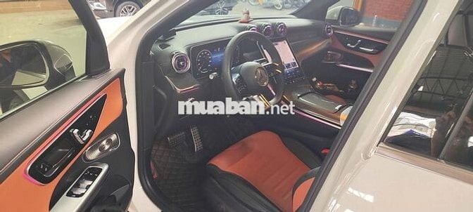 Mercedes Benz GLC 2023 300 4Matic - 11000 km