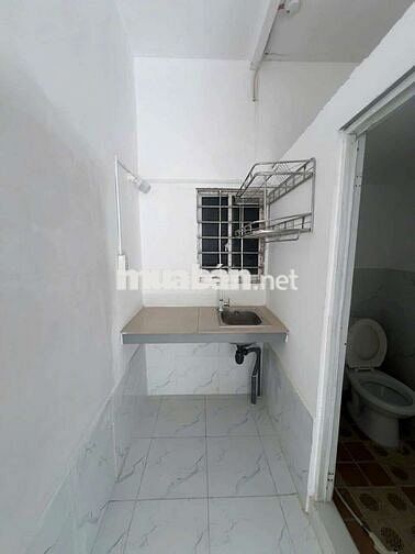 Phòng mặt tiền hẽm, gần chành xe Chín Nghĩa, cách ĐH VĂN HIẾN 500m