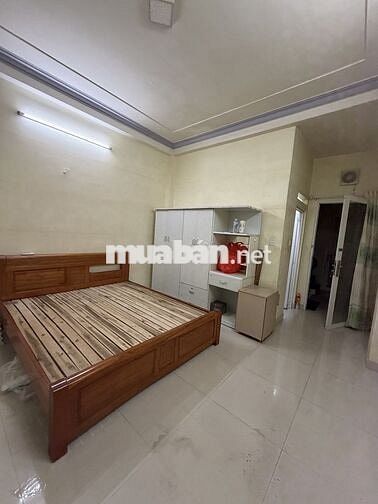 Cho Nữ Thuê phòng có đầy đủ máy lạnh,tủ,toilet.