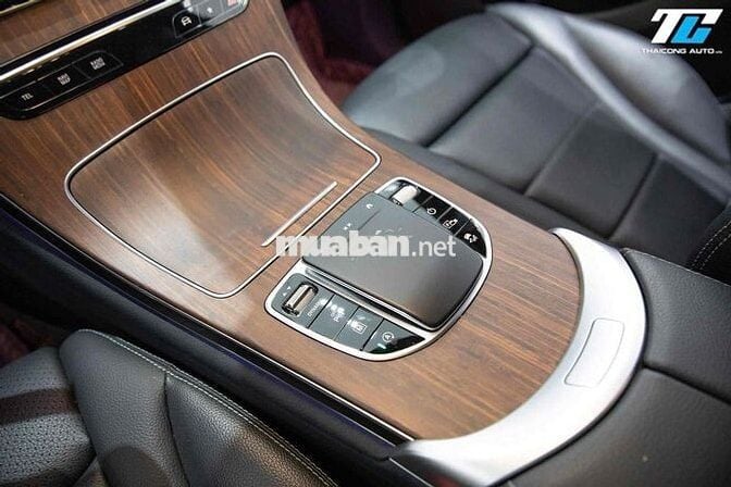 Mercedes GLC200 4MT 2022 Trắng - 38000 km