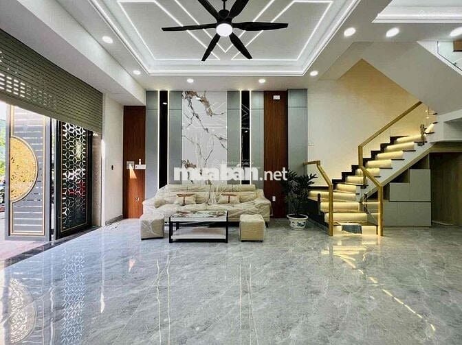 nhà cho thuê 4 tầng full Nội Thất cơ bản, hẻm 131 đường 26/3