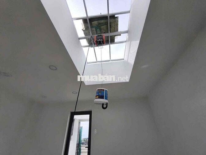 nhà mới xây dựng, 4 phòng ngủ đầu khu dân cư Lê Thành