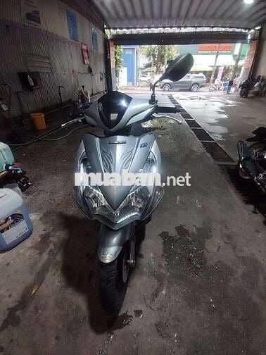 Muốn đổi xe nên cần ra đi em nó.