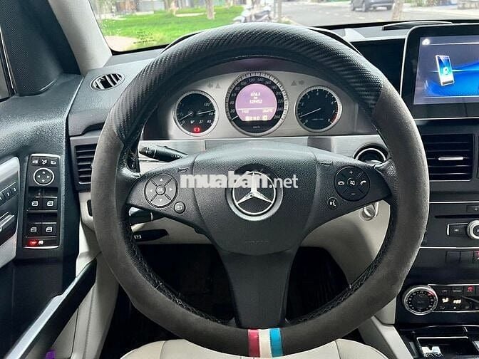 Mercedes GLK300 2010 Trắng 93000 km