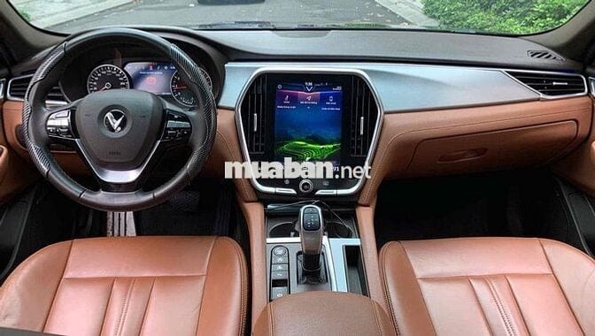 VinFast Lux A2.0 Turbo Premium Đen Sedan 5 chỗ