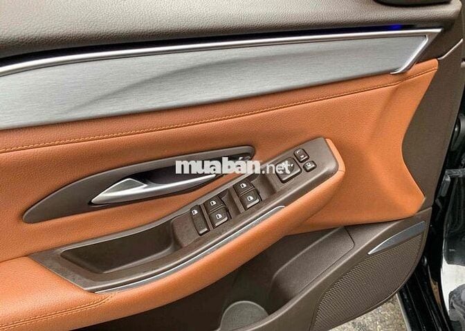 VinFast Lux A2.0 Turbo Premium Đen Sedan 5 chỗ