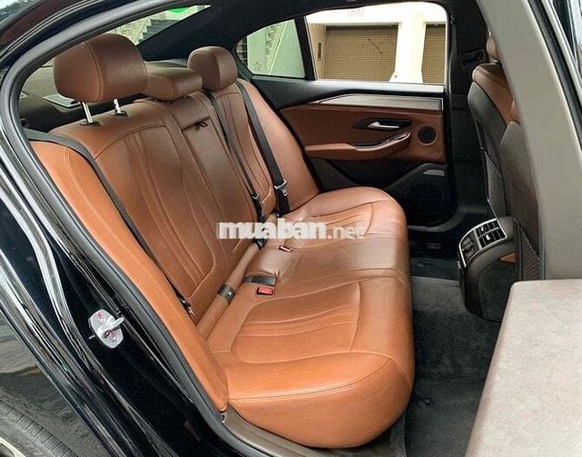 VinFast Lux A2.0 Turbo Premium Đen Sedan 5 chỗ