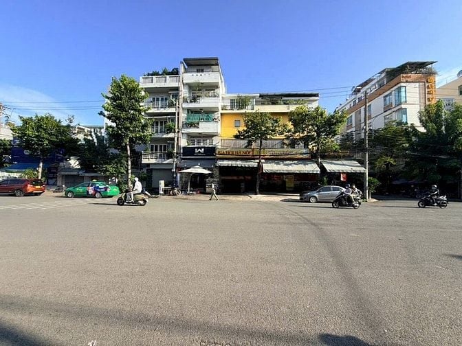 góc 2 mặt tiền 12x20m XD hầm 5 Tầng Đường số Lâm Văn Bền Quận 7