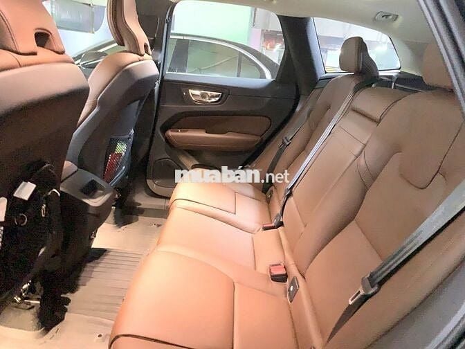 Volvo XC60 2019  - 6000 km