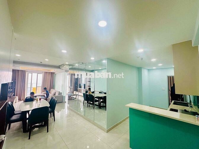 Căn hộ 101m2 3PN 3WC Ban công siêu rộng Scenic Valley Q7