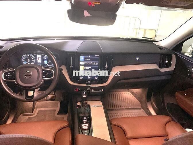 Volvo XC60 2019  - 6000 km
