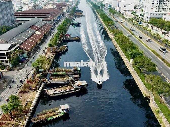 NHÀ PHỐ PHÚ ĐỊNH ĐANG XÂY GẦN CẦU LỒ GỐM, CÁCH VÕ VĂN KIỆT 100M