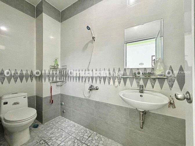 TRỐNG LẠI 2 PHÒNG GIÁ RẺ - GẦN HƯƠNG LỘ 2 - NGÃ TƯ BỐN XÃ 10 PHÚT 2TR5