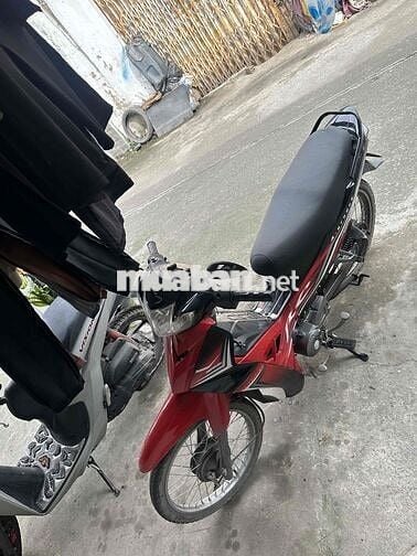 Xe máy màu Đỏ đen