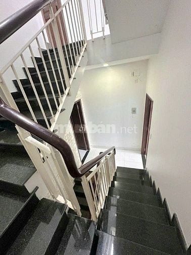 Nhà thuê 4 Tầng 4pn 4wc HXH Nguyễn thị thập, Q7.