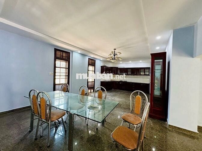 Biệt thự cho thuê đường Bình Lợi, p13, BT. DT: 10x20m. Giá 30tr/tháng