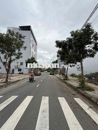 BÁN LÔ ĐẤT ĐẸP - ĐƯỜNG CỒN DẦU 18 - HÒA XUÂN -View Công viên