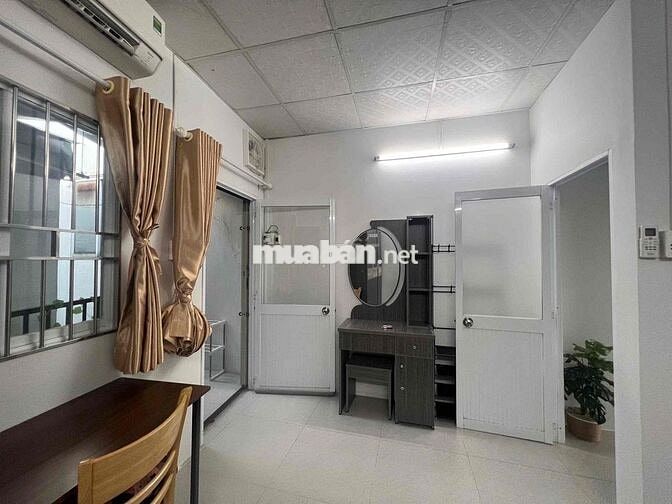 Cho thuê nhà nguyên căn full nội thất đường Bến Vân Đồn,Quận 4 (32m2)