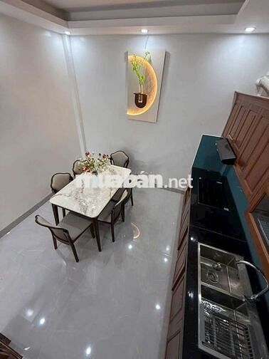 BÁN NHÀ HOÀNG QUỐC VIỆT, MẶT ĐƯỜNG Ô TÔ ĐỖ CỬA. CỰC THOÁNG. HƠN 7 TỶ