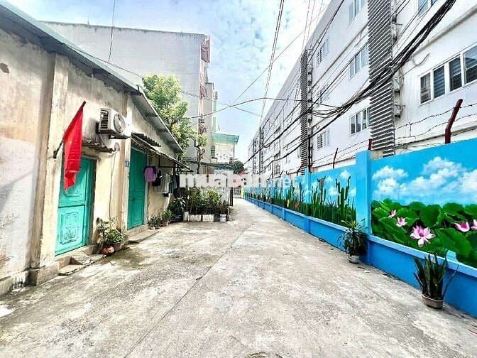 CHỦ BÁN GẤP MẢNH ĐẤT HOA HẬU TẠI NGỌC THUỴ - NGÕ Ô TÔ -  GẦN MẶT PHỐ