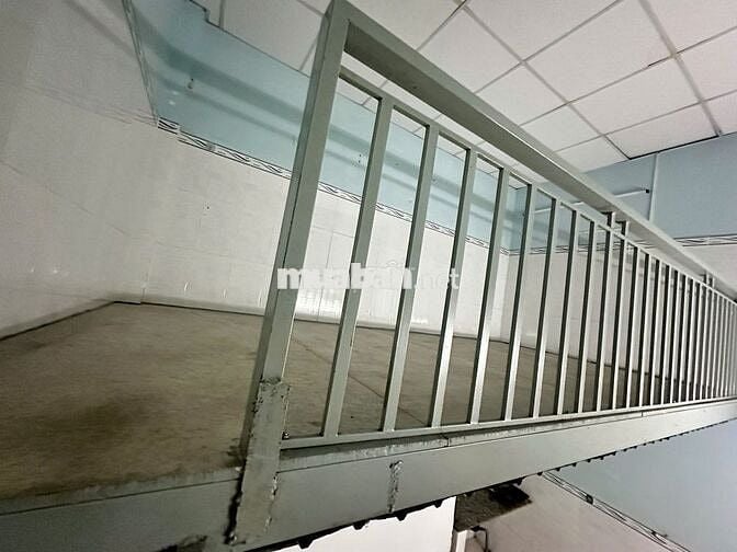 Phòng trọ cho thuê gần ngã tư Hóc Môn diện tích 18m2,gác 8m2, WC riêng