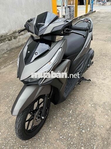 Vario 150 2016 mẫu cũ màu vàng cát.
