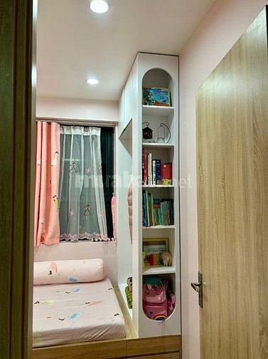 Chính chủ cần bán chung cư lô góc 3 ngủ 2VS full nội thất mới đẹp