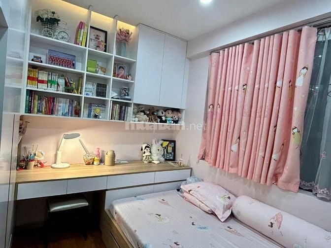 Chính chủ cần bán chung cư lô góc 3 ngủ 2VS full nội thất mới đẹp