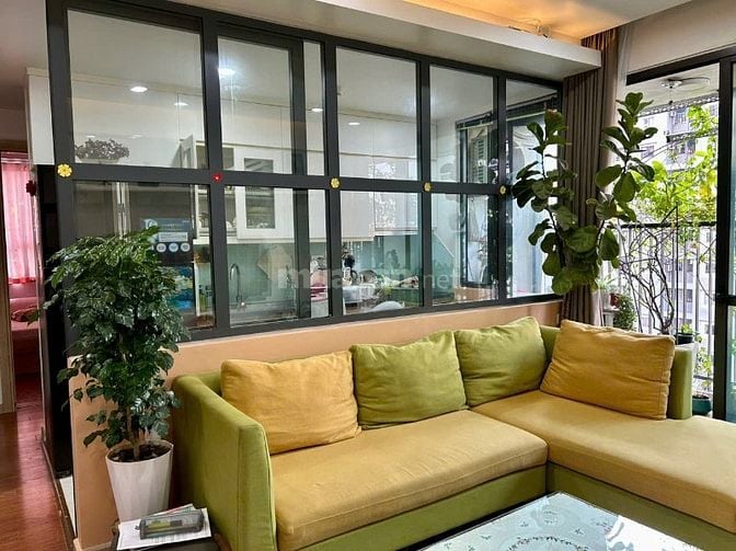 Chính chủ cần bán chung cư lô góc 3 ngủ 2VS full nội thất mới đẹp