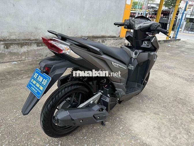 Vario 150 2016 mẫu cũ màu vàng cát.