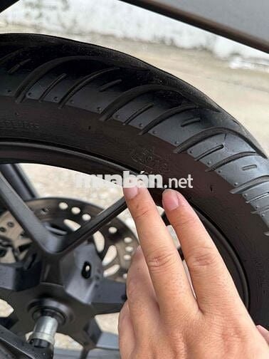 Vario 150 2016 mẫu cũ màu vàng cát.