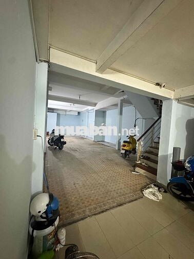 Cho thuê mặt bằng ngang 6m dài 25