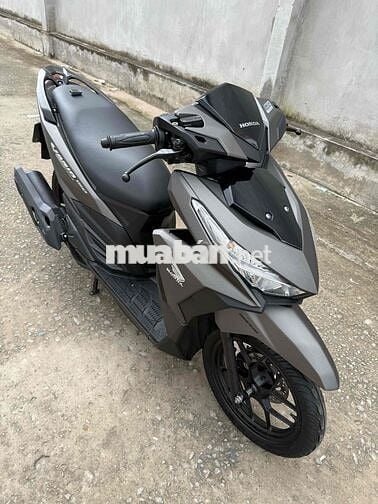 Vario 150 2016 mẫu cũ màu vàng cát.