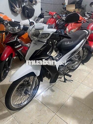 Honda Wave Blade 2016 Trắng đen